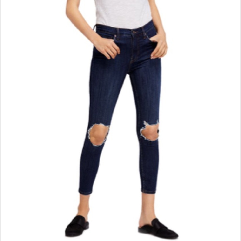 FREE PEOPLE High Rise Busted Knee Jean NWT 31 Blue